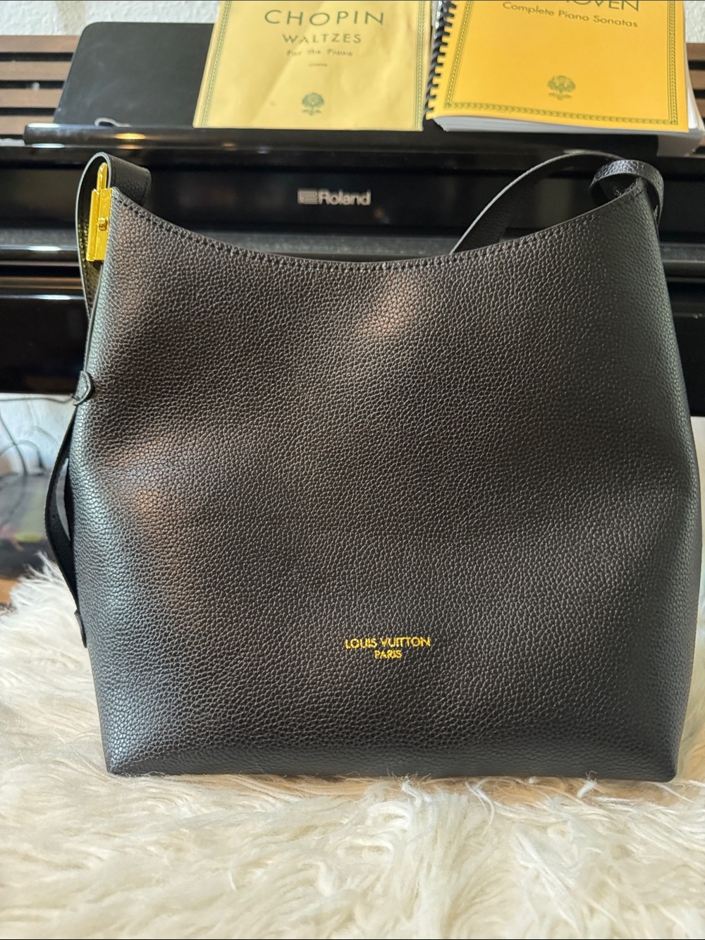 High quality  Black Leather Hobo Bag with Gold Logo